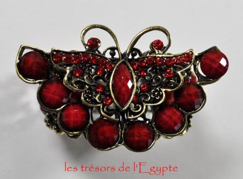 Bracelet fantaisie papillon rouge égyptien.