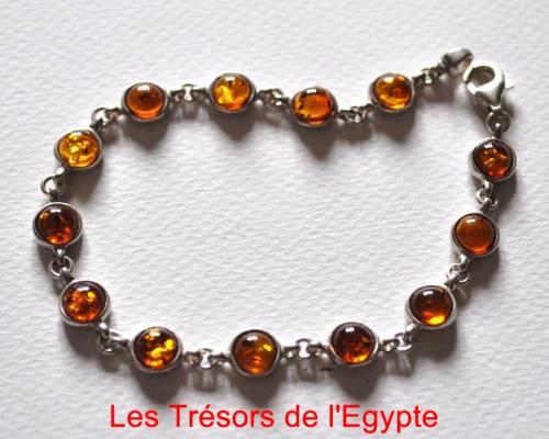 Bracelet argent avec perles d'ambre.