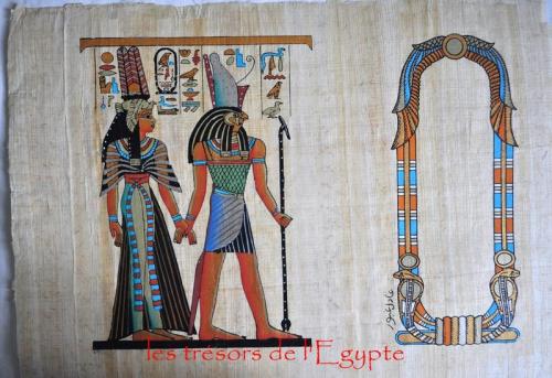 La reine Néfertari et le dieu Horus.